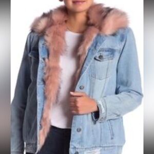 Forever 21 Denim jacket Women’s Large w/ removable‎ faux pink fur distressed